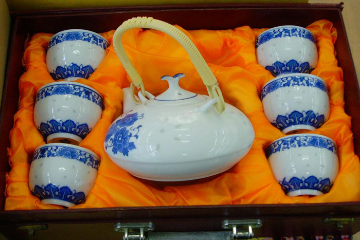 景德镇青花玲珑瓷器-17.jpg