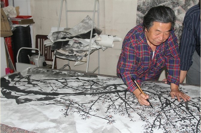 访中国著名画家卢庆生-1.jpg