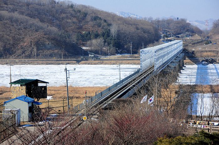 2013年1月27日，朝鲜半岛三八线非军事分界线韩国一方“三八线”旅游景点。 (8).jpg