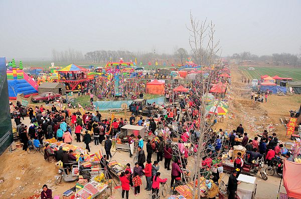 2013年3月16日，山东省茌平县韩屯镇罗屯村西北的鲁义姑庙会现场。 (4).jpg