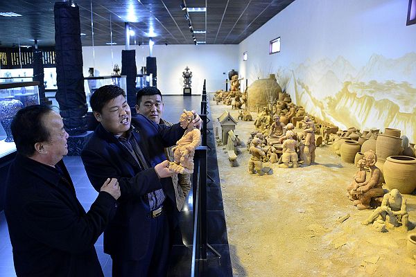 黄源黑陶艺术馆的展品