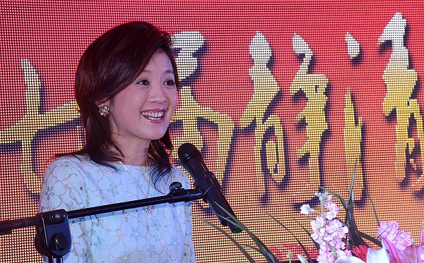 凤凰电视台著名主持人许戈辉主持第七届静清苑名人雅聚活动。