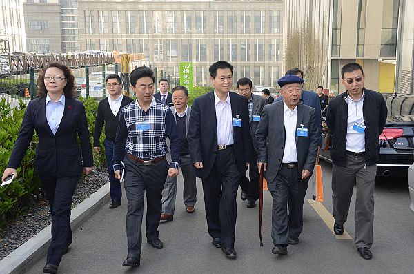 2014年4月24日，山东省企业文化学会会长办公会在青岛海尔集团公司召开