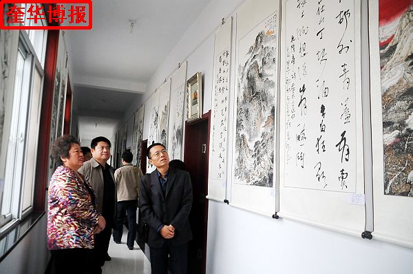 2014年11月1日，第三届醉一斗酒业储酒文化节开幕暨全国书画名家作品邀请展同时开展现场。