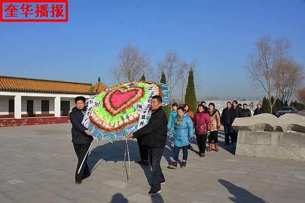 山东：国家公祭日山东孟尝君酒业向6.27惨案纪念园敬献花圈