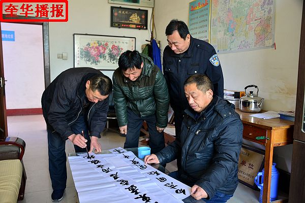 山东：国家公祭日山东孟尝君酒业向6.27惨案纪念园敬献花圈