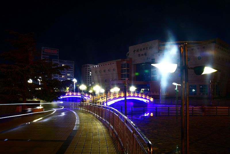 43005.4073388657_2017年9月26日，山东省聊城市东昌湖畔美丽的夜色 。 (8).JPG