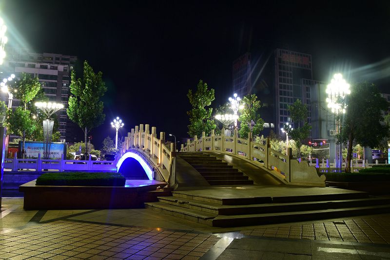 43005.4073867824_2017年9月26日，山东省聊城市东昌湖畔美丽的夜色 。 (10).JPG