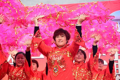 2017年11月7日，山东省茌平县第二届崔氏黄酒文化节暨文艺汇演现场 。.jpg