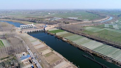 2017年11月15日，山东省聊城江北水城旅游度假区朱老庄镇王堤口村景色别样美。