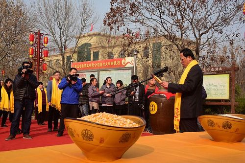 2017年11月28日，山东孟尝君酒业冬酿开窖仪式现场。 (30).jpg
