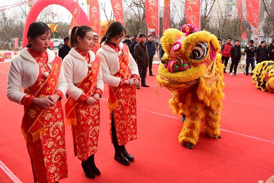 2018年1月2日，总投资1000多万元的茌平党氏红木（枣木）家具城开业庆典现场 。 (77).jpg