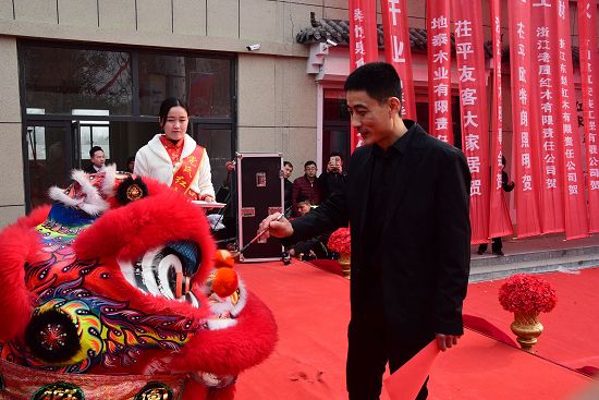 2018年1月2日，总投资1000多万元的茌平党氏红木（枣木）家具城开业庆典现场 。 (92).jpg