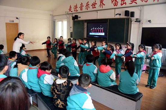 2018年3月23日，山东省茌平县翰林幼儿园小朋友毕业前“探班”民族小学活动现场。 (62).jpg