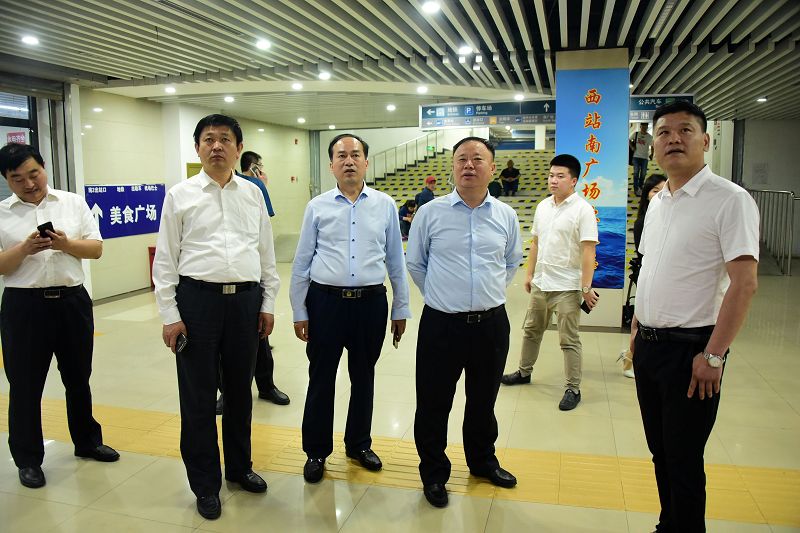 2018年5月18日，山东省茌平县委副书记、县长朱正林，副县长李泽潜等领导同志在北京西客.jpg