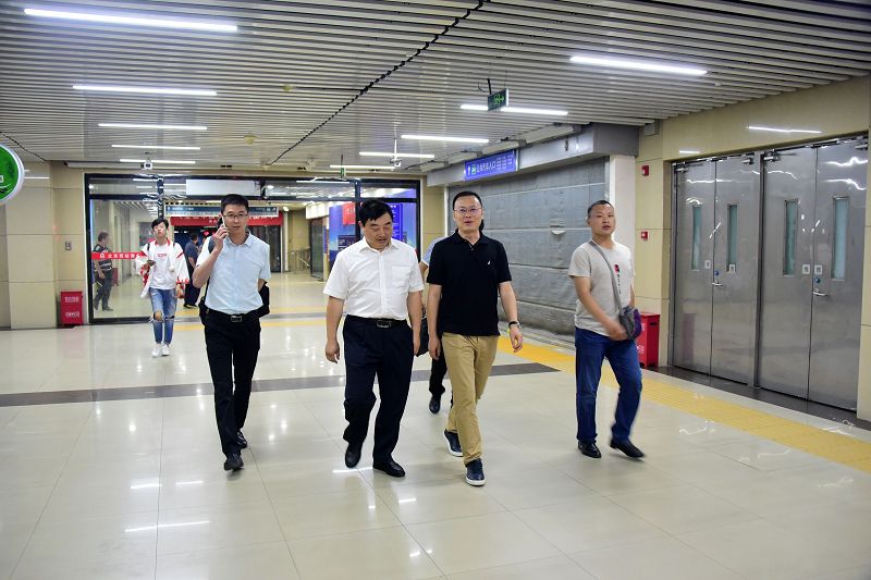 2018年5月18日，山东省茌平县委副书记、县长朱正林，副县长李泽潜等领导同志在北京西客.jpg