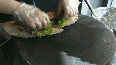 10356819-EC73-4D6C-9779-DCB6520D296D.gif