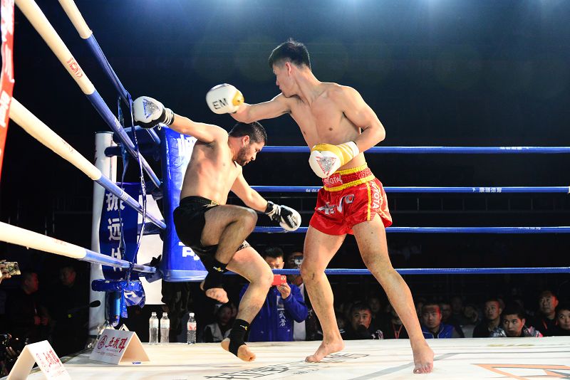 2019年11月16日晚， “英雄会”国际争霸赛山东聊城站比赛现场。 (21).JPG