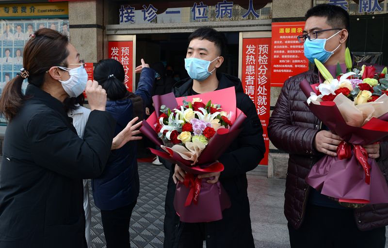 2020年2月20日，山东省茌平区人民医院为杨华、赵冲同医生援助武汉送行现场。 (5).JPG