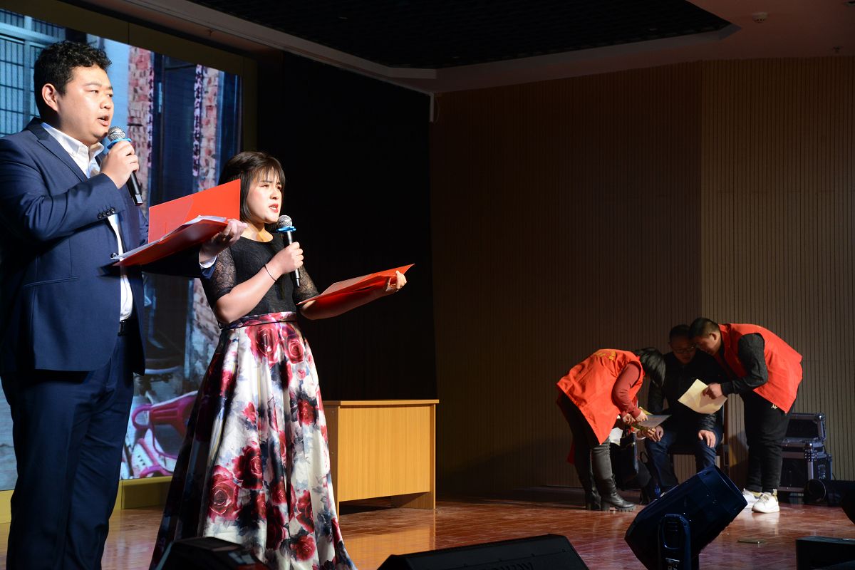 2020年12月30日，聊城市茌平区振兴街道庆元旦迎新年文艺汇演现场。 (27).JPG