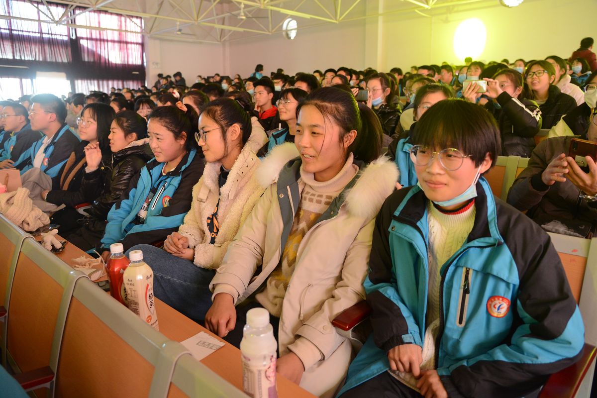 2020年12月31日， 茌平区茌平一中庆祝2021年元旦文艺汇演现场。 (20).JPG