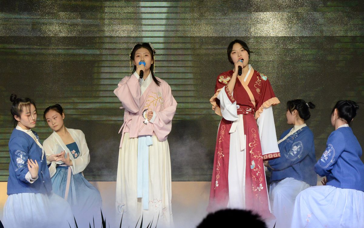 2020年12月31日， 茌平区茌平一中庆祝2021年元旦文艺汇演现场。 (28).JPG